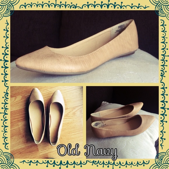 Old Navy Shoes - Beige snake skin flats