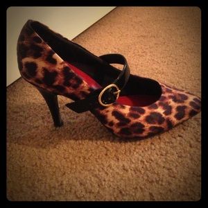 Leopard print strappy heels