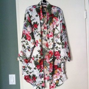 Vintage floral silky kimono