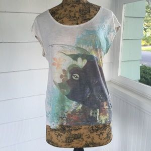 Off-white/Cream T-shirt with creatures on front