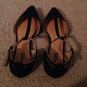 Pointed toe flats