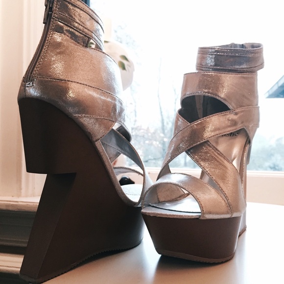 Metallic Heels - Picture 2 of 4