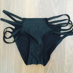 Strappy swimsuit bottom