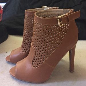 NEVER WORN Tan/Light Brown Bootie Heels.