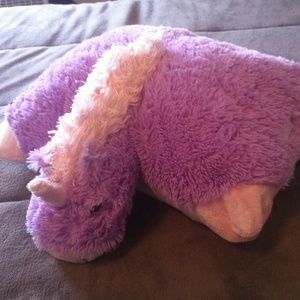 Lavender and pink unicorn pillow pet💕