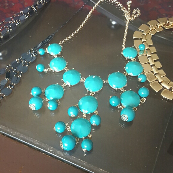 Three different necklaces - Picture 2 of 4