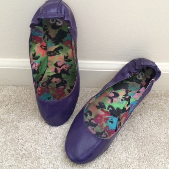 Purple So flats!!! Almost never worn so comfy