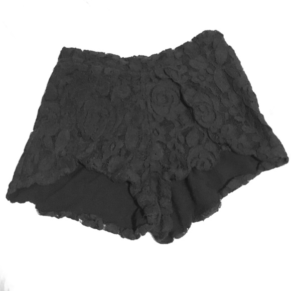 Urban Outfitters Scallop Lace Shorts