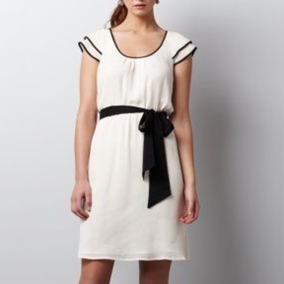 LOFT Tipped Flutter Sleeve Dress!