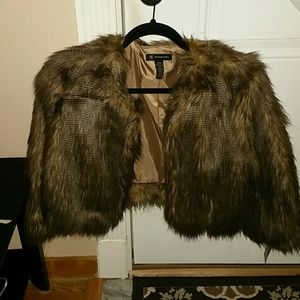 Cropped faux fur jacket