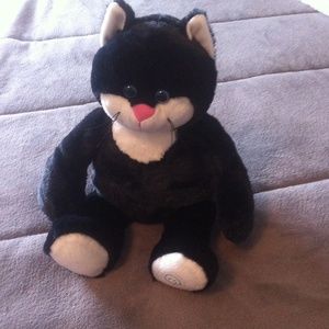 Black vibrating cat😺