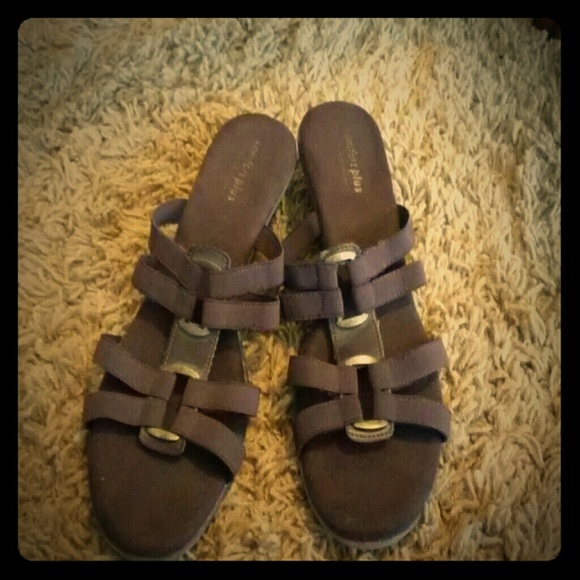 1in' heel sandals