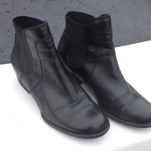 GIANI BERNINI black leather  ankle boots