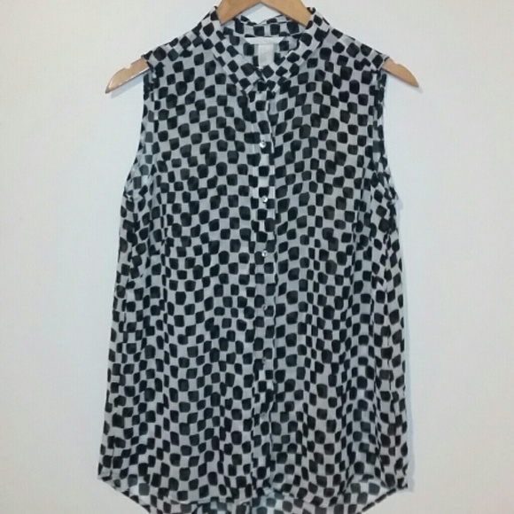 H&M black and white sleeveless blouse