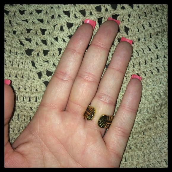 Bronze Leaf Ring - Picture 2 of 3