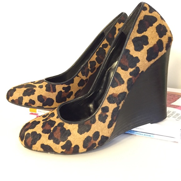 💗 BCBG Leopard Print Wedges 💗