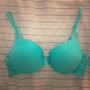 Beautiful brand NEW Victoria's Secret Angels bra!
