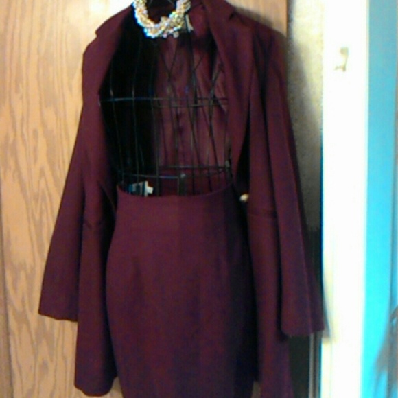 2 piece wool skirt and jacket - Picture 2 of 2
