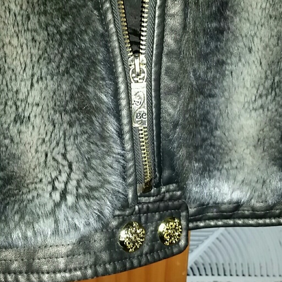 Vest - Picture 3 of 4