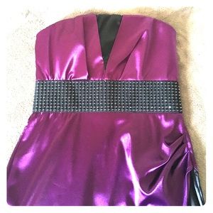🍇 Satin Strapless Mini Dress