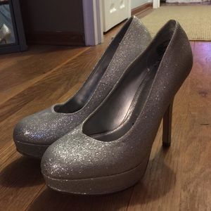 Silver sparkle heels!