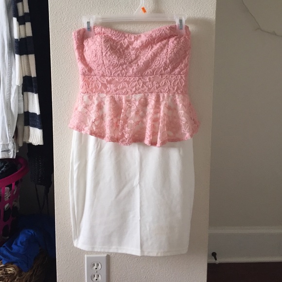 Body con lace dress
