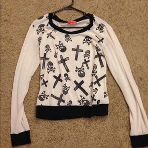 Long sleeved skull sweater
