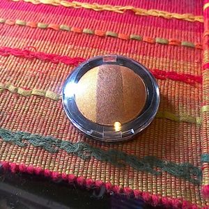New B Vain Gold Rush BTS04 Eyeshadow