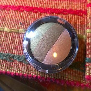 New B Vain Ivy BTS07 Eyeshadow