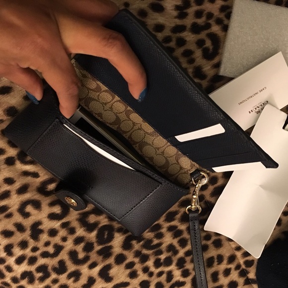 Coach phone wallet wristlet - Picture 3 of 3