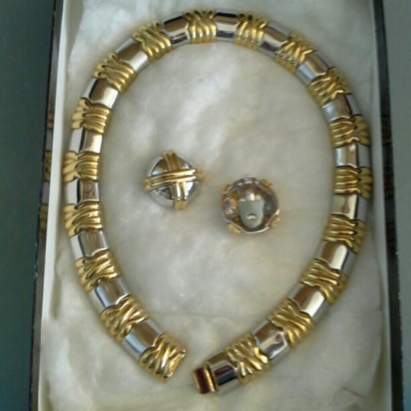 Ciner gold & silver collar necklace & Earrings