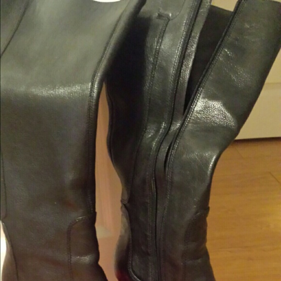boots - Picture 2 of 2