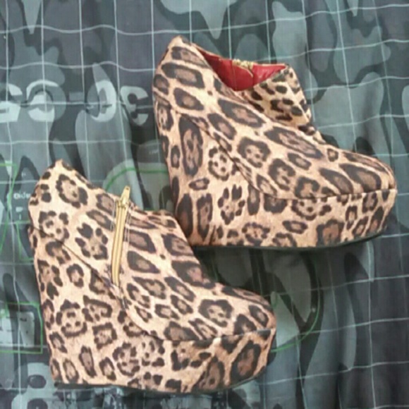 HOTT!!! CHEETAH ANKLE BOOTIES!!