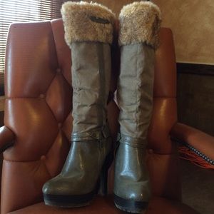 ‼️SALE‼️Revenge-22 size 7 1/2 boots