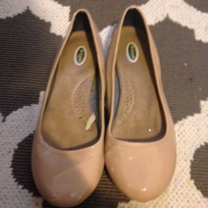 Tan Flats