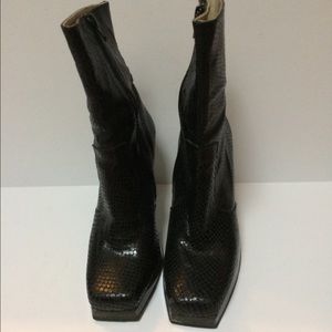 John Fluveog leather snakeskin platforms