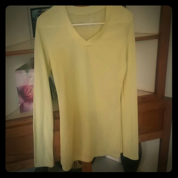 v-neck long sleeve