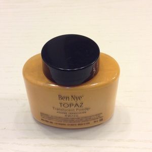 Ben Nye Translucent Powder in Topaz