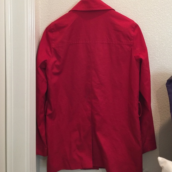 Red coat - Picture 4 of 4
