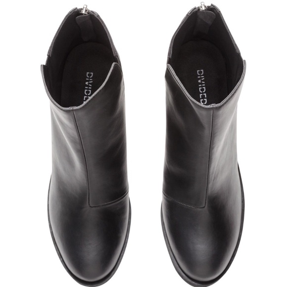 (SOLD)Ankle Boots - Picture 3 of 4