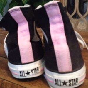 Black & pink converse