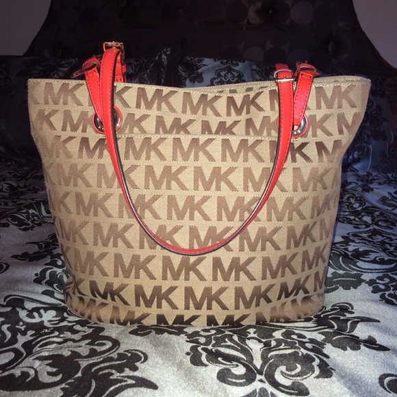 MK purse and matching wallet!! - Picture 3 of 4