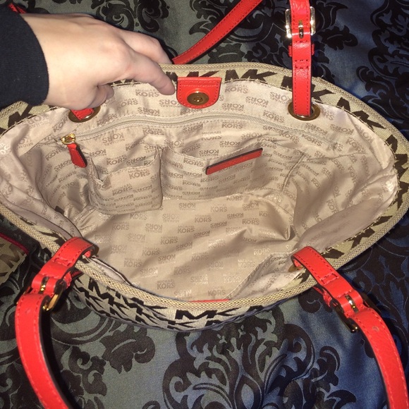 MK purse and matching wallet!! - Picture 4 of 4