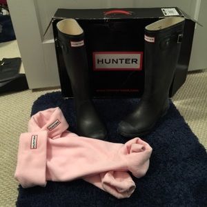 Hunter black matte rain boots and socks
