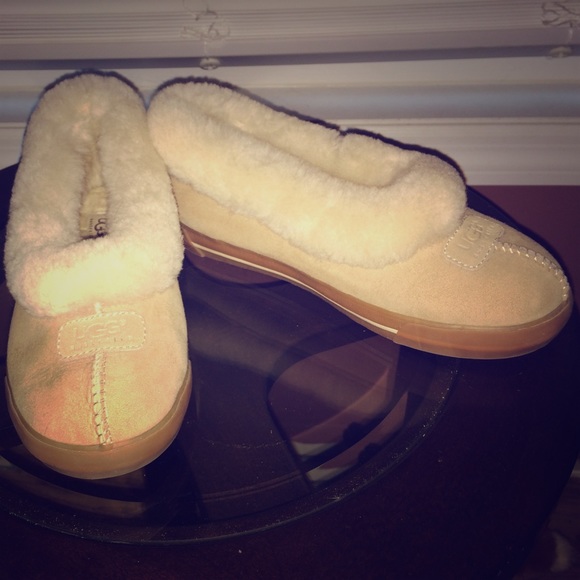💯Authentic UGG slip-ons