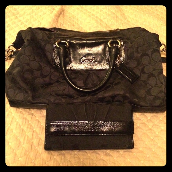 (SOLD) Coach purse and matching wallet. - Picture 1 of 1