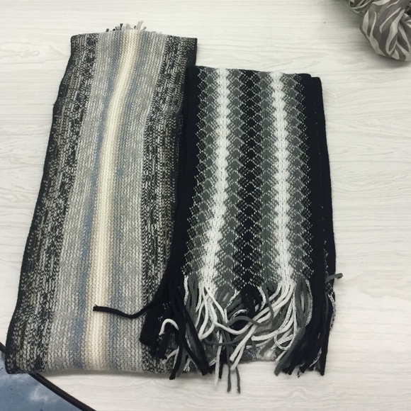 Lot of 2 winter scarves.