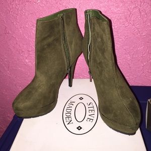 Army Green colored booties 😍😍😍