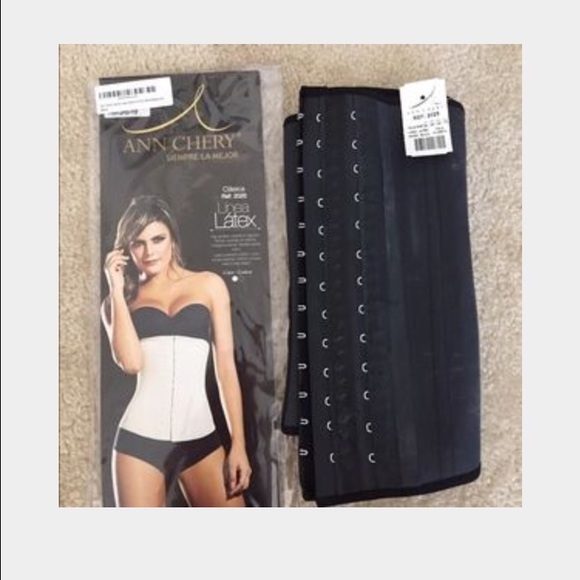 Ann Chery Colombian Latex corset size 12