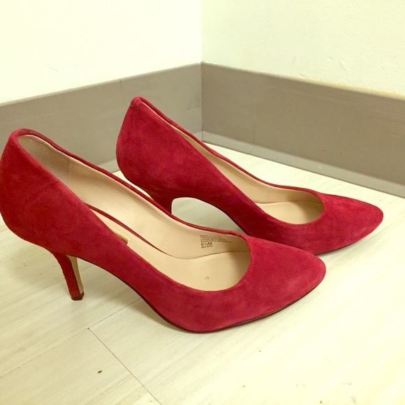 Inc. red suade pumps